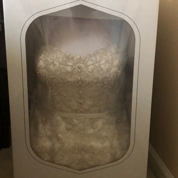 Oleg Cassini Cream Bridal Gown size 12P - Picture 3 of 5